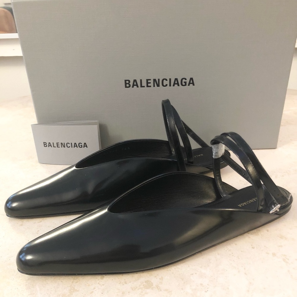 BALENCIAGA | Ankle-strap Patent Leather Flats In 1000 Black Size 36.5 New in Box - Picture 2 of 13